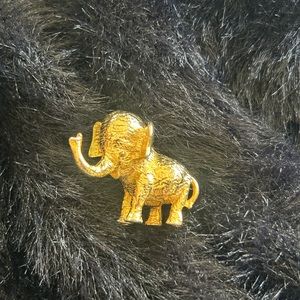 Vintage Gold Tone 3D Small Elephant Brooch/Pin